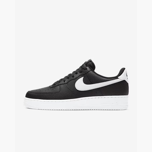 Air Force 1 07 "Black White" Nike urbanstyle-sneakers
