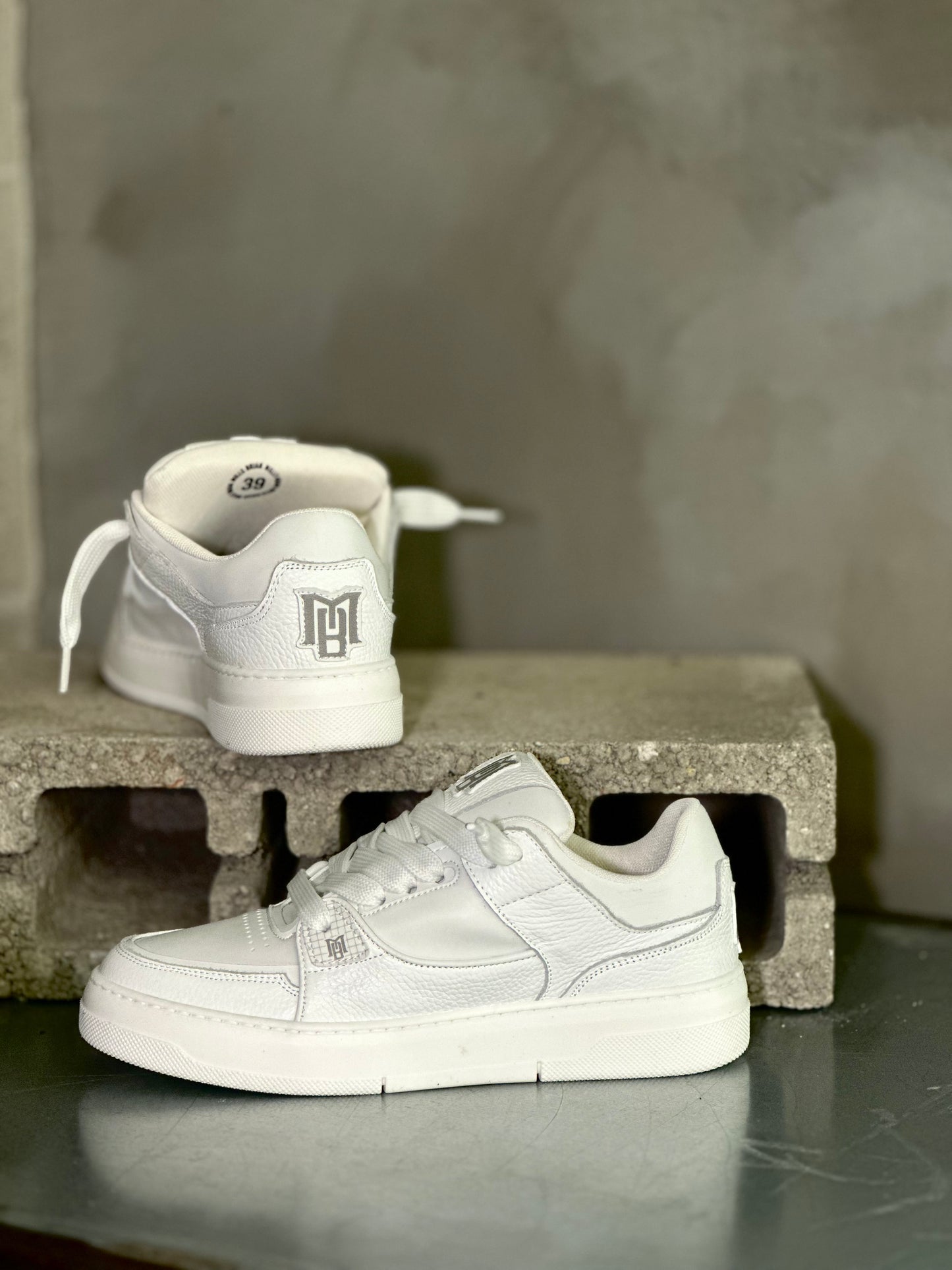 Sneakers Brian Mills Mod. LV