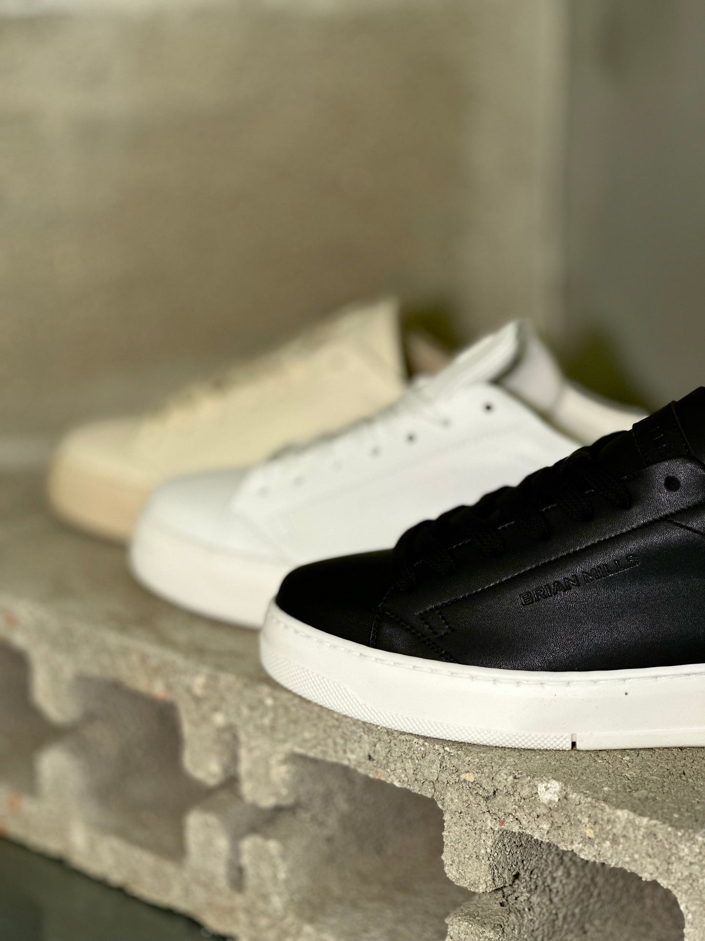 Sneakers Brian Mills Mod. Basic con logo