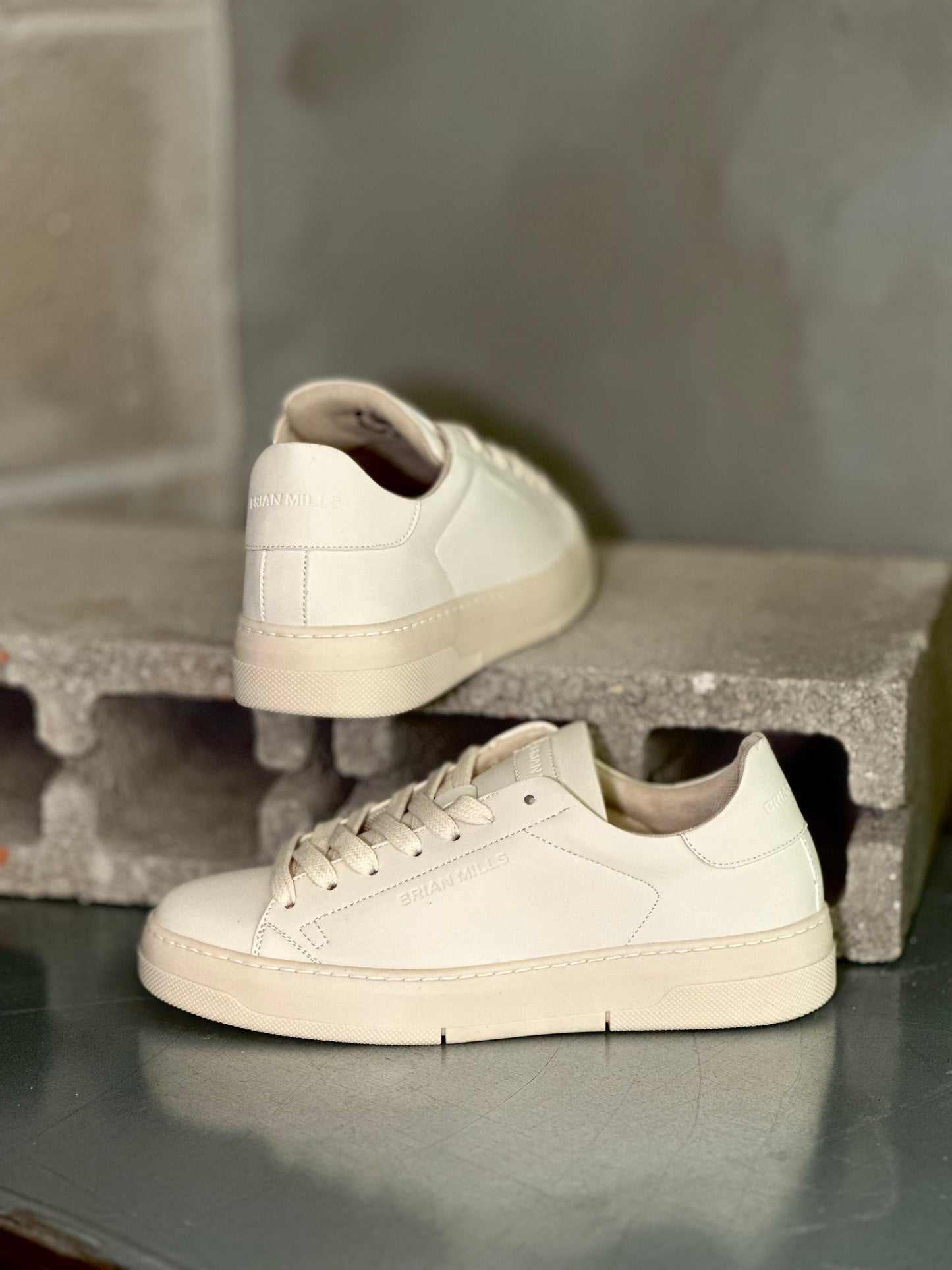 Sneakers Brian Mills Mod. Basic con logo