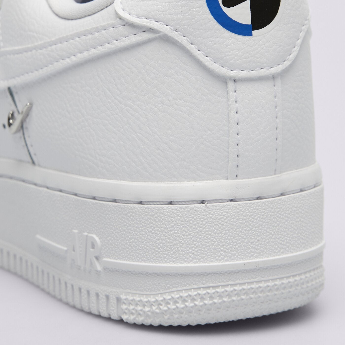 Air Force 1 07 LX Mini Swoosh