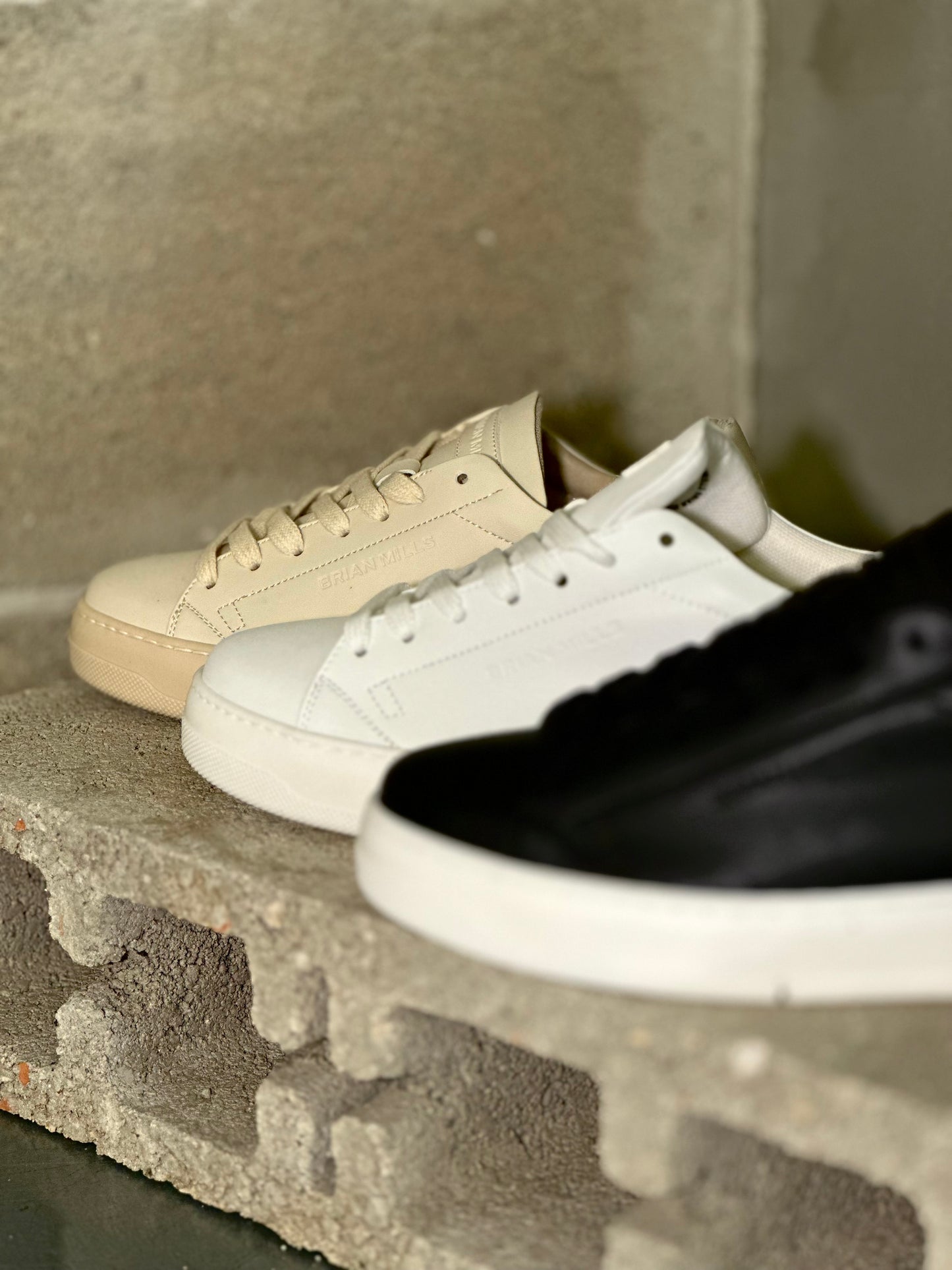 Sneakers Brian Mills Mod. Basic con logo