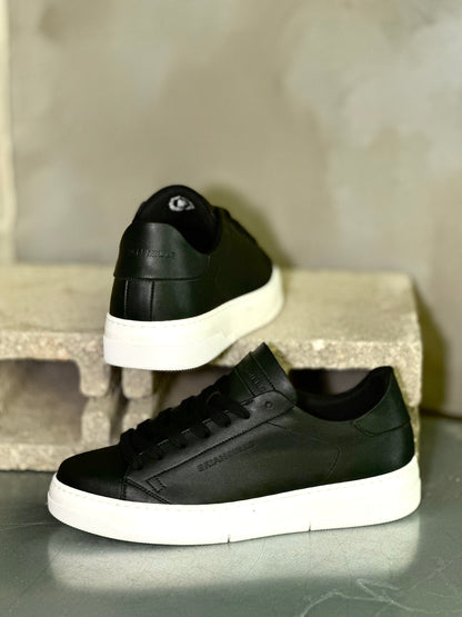 Sneakers Brian Mills Mod. Basic con logo